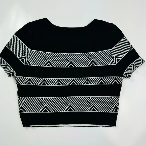 Rehab Black And White Knit Cropped Top Size Small - Picture 8 of 9